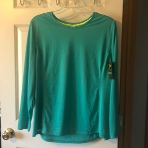 NWT Old Navy Active Long Sleeve T-shirt